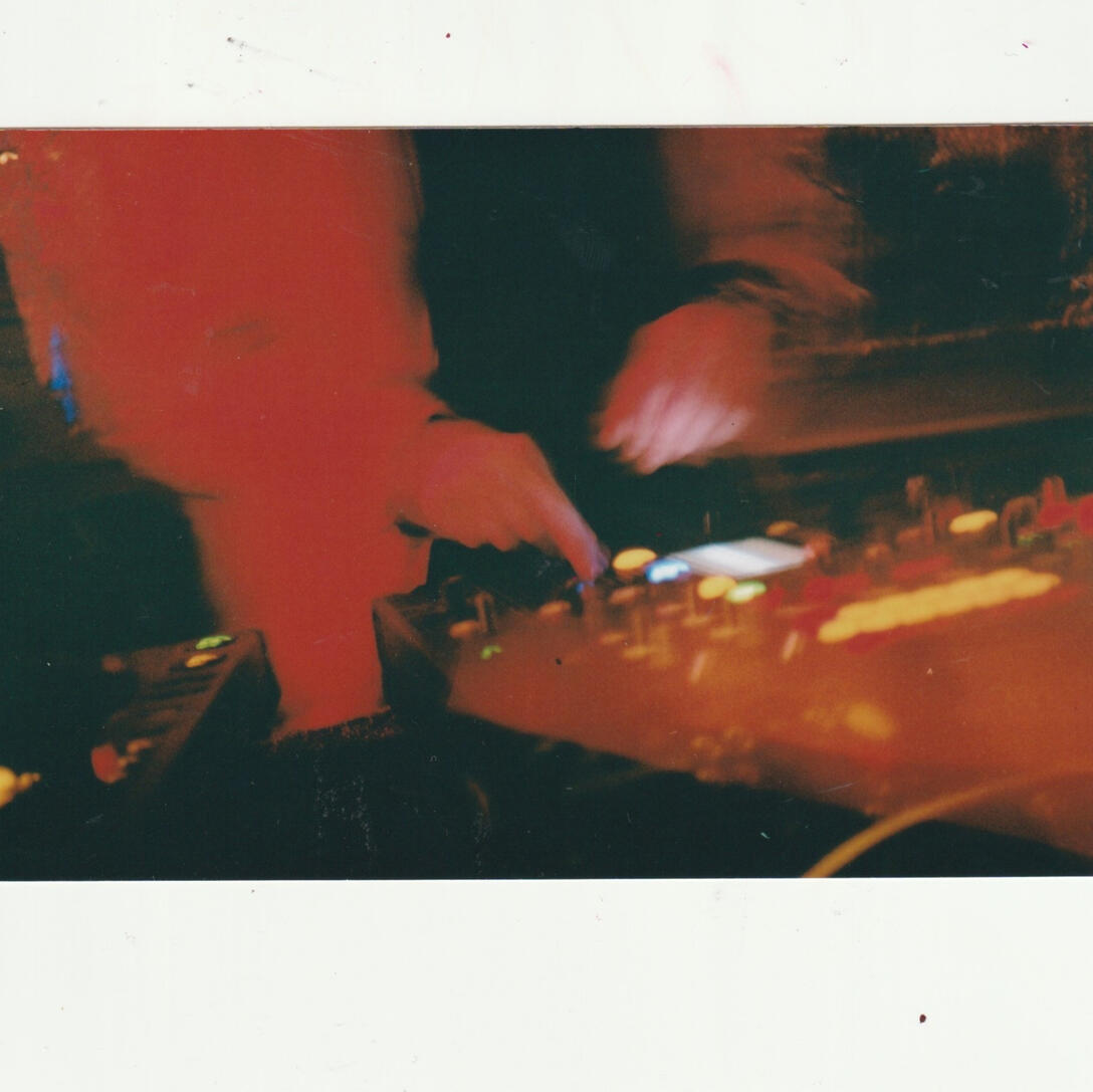 tom hurst techno/house dj set l'atelier mulhouse