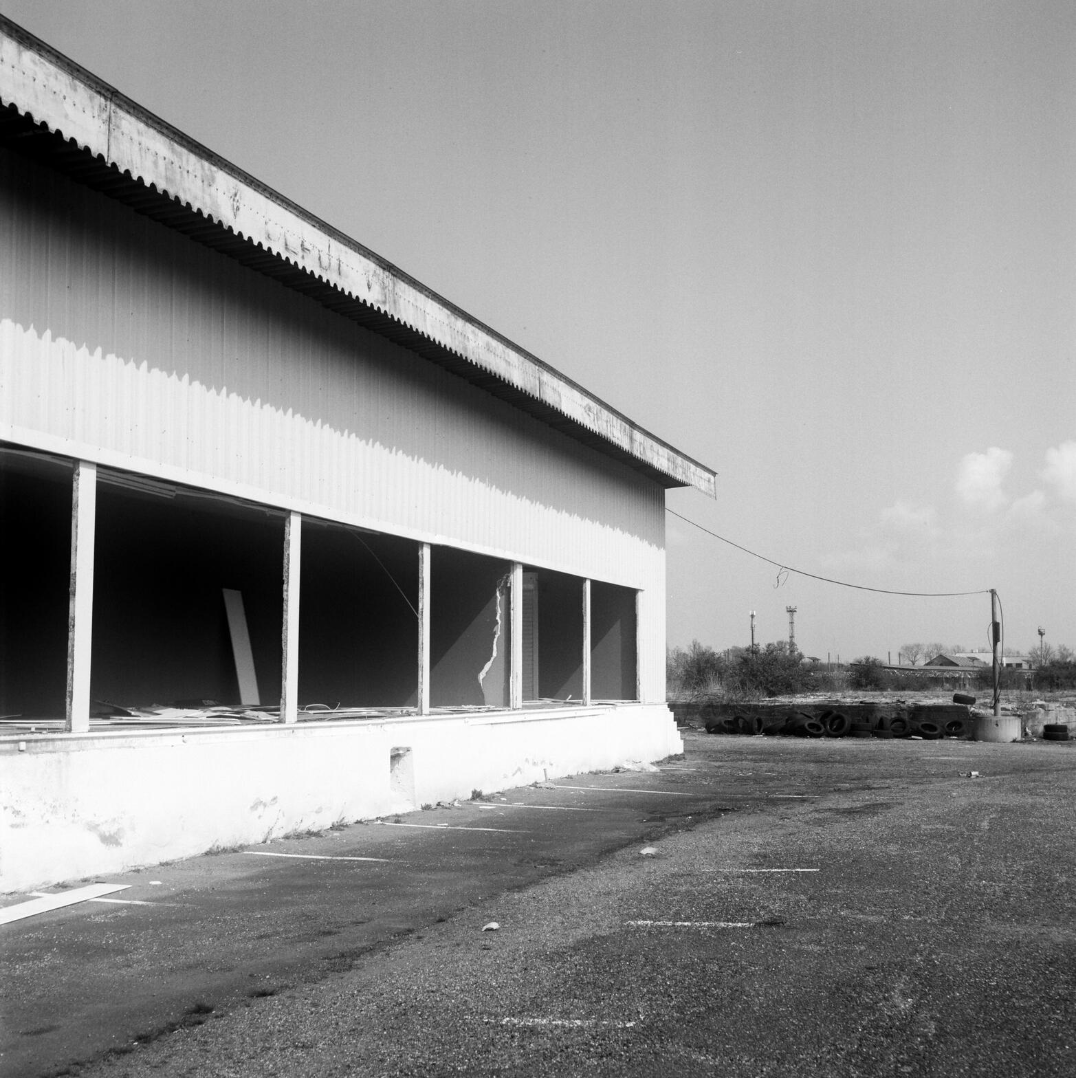rolleiflex abandonned building